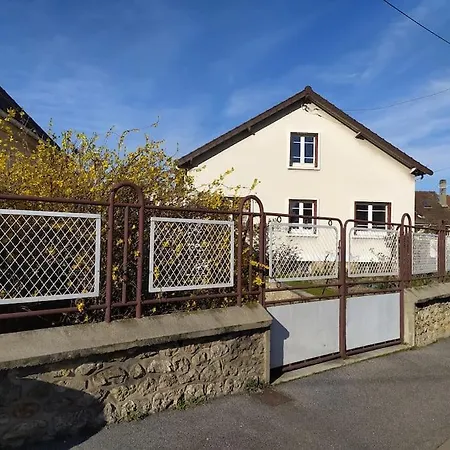 Maison Des Poules Roses Holiday home